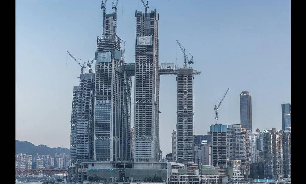 Κίνα: Ουρανοξύστης ύψους 300 μέτρων άρχισε να τρέμει ξαφνικά